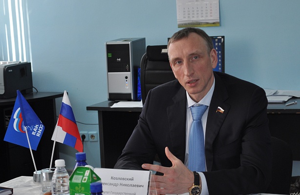 Александр Козловский провел встречу с общественными помощниками из южных районов Псковской области