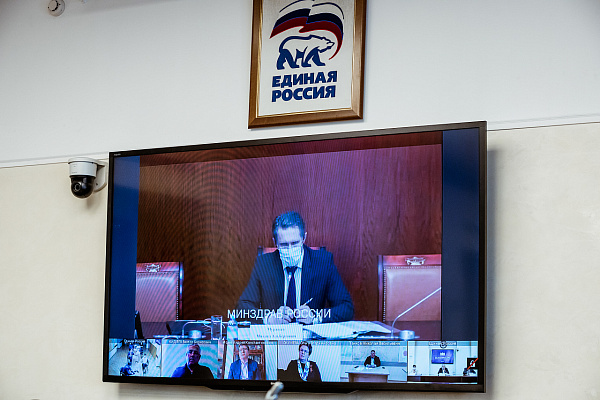 Михаил Мурашко рассказал депутатам, какие меры принимаются для защиты призывников от коронавирусной инфекции