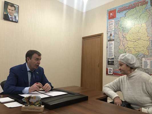 Виктор Зубарев провел прием граждан по личным вопросам в Красноярском крае