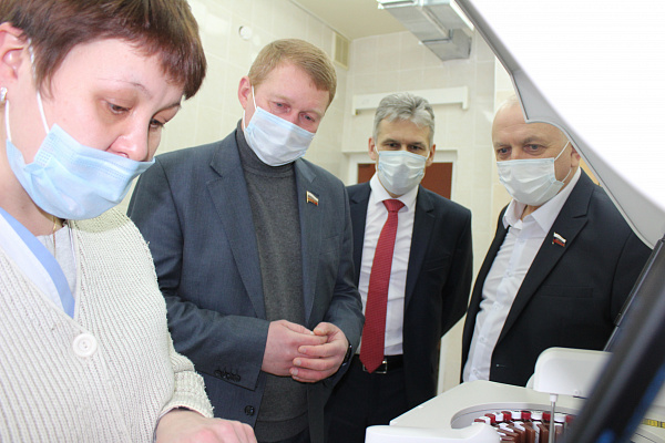 Алексей Канаев встретился с жителями Кирилловского района