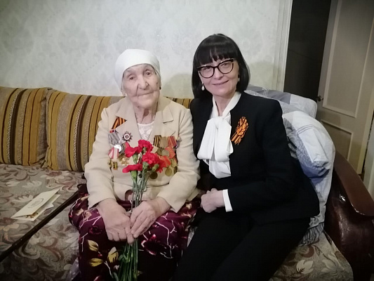 В преддверии 9 мая Марина Беспалова поздравила ветеранов Великой Отечественной войны