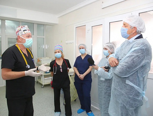 Леонид Огуль навестил пациентов, прооперированных медиками фонда «Операция улыбка» в рамках благотворительной акции