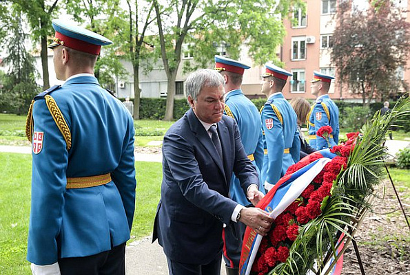 Председатель ГД прокомментировал снос памятника Жукову в Харькове