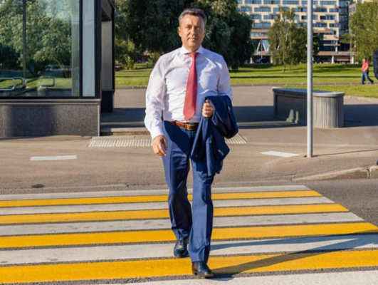 Анатолий Выборный помог оборудовать регулируемый пешеходный переход