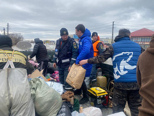 Депутаты «Единой России» помогают жителям Оренбургской области, пострадавшим от паводка