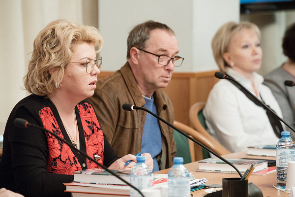 Елена Ямпольская обратилась к библиотечному сообществу с просьбой подготовить рекомендации для решения назревших проблем в отрасли