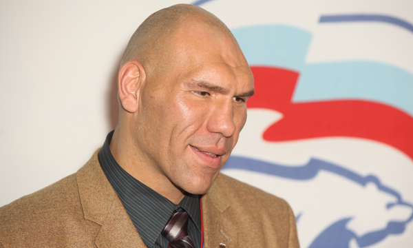 Николай Валуев признан самым высоким чемпионом мира по боксу в России