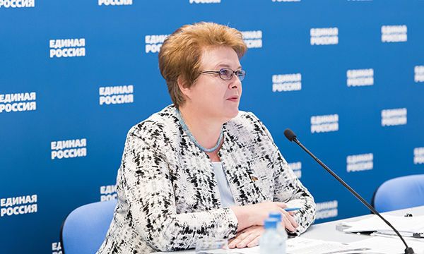 Ольга Окунева ждет от регионов предложений по улучшению законодательства в части поддержки сирот и многодетных семей