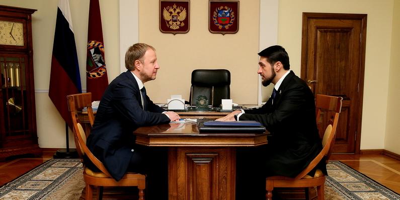 Александр Прокопьев встретился с губернатором Алтайского края Виктором Томенко