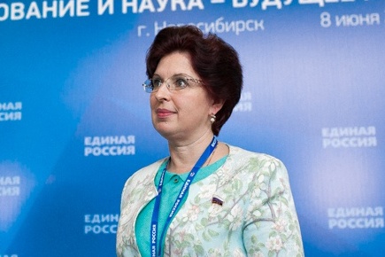 Ирина Мануйлова: Необходимо снять бюрократическую нагрузку с учителей