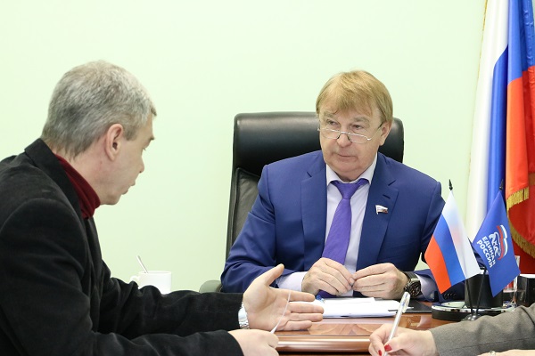 Валерий Бузилов провел прием граждан в общественной приемной в Ижевске