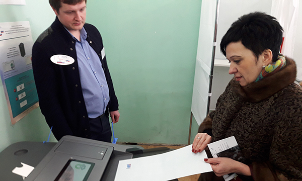 Валентина Миронова проголосовала на избирательном участке в Брянске