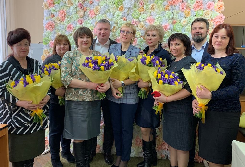 Артем Кавинов поздравил жительниц Нижегородской области с Международным женским днем