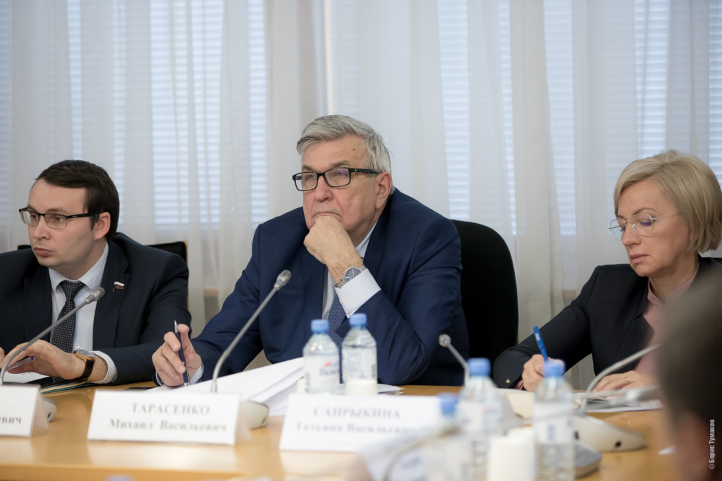 Круглый стол, посвященный вопросам соблюдения прав работников в сфере услуг Круглый стол, посвященный вопросам соблюдения прав работников в сфере услуг