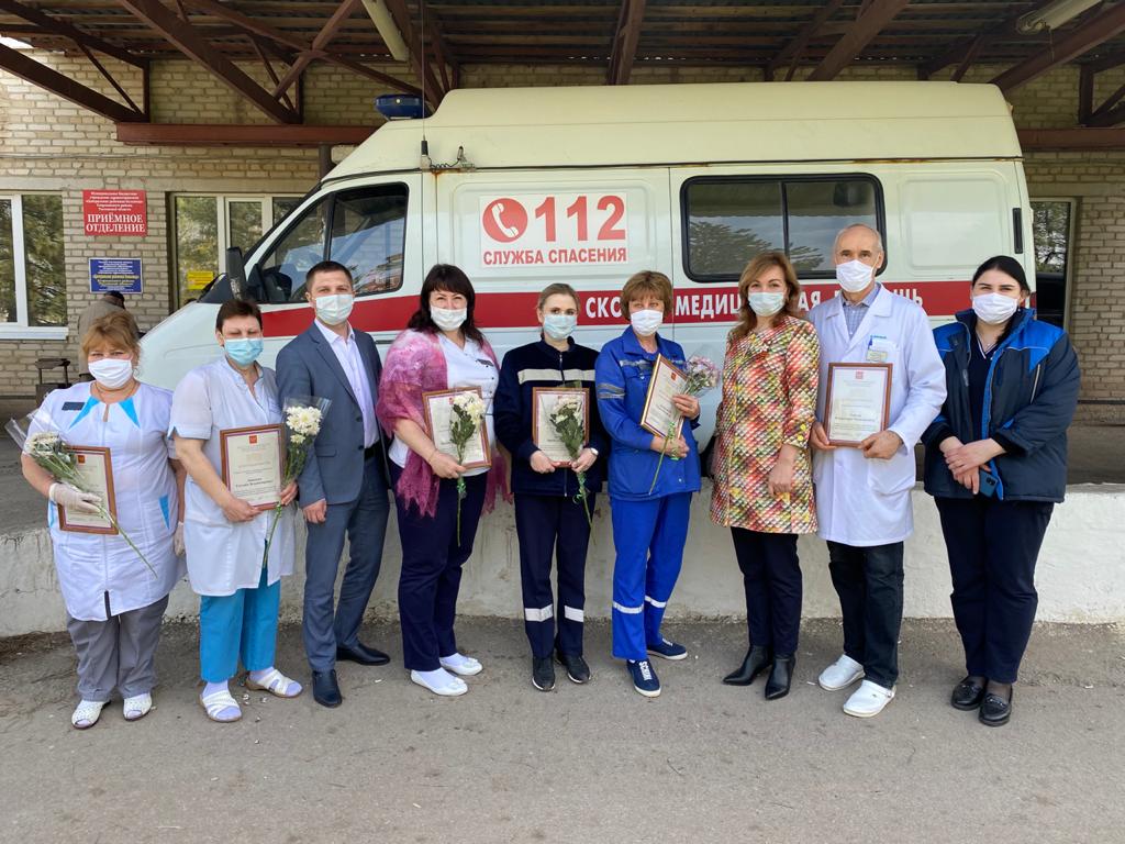 Лариса Тутова поздравила с профессиональным праздником работников станций скорой помощи в своем округе