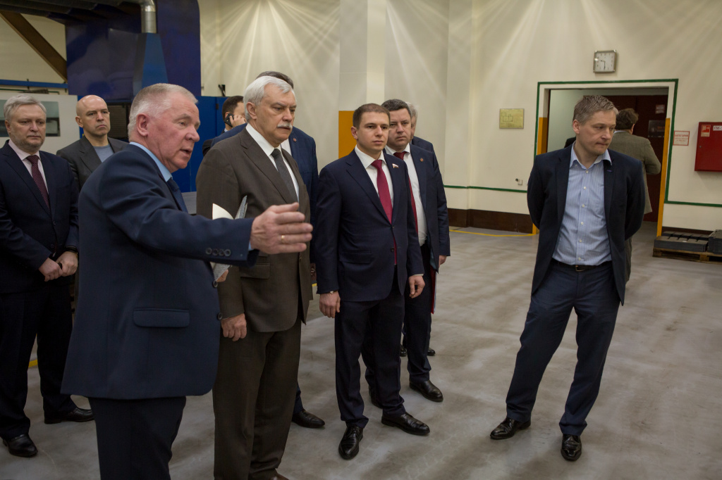 Михаил Романов совместно с представителями руководства города посетил одно из ведущих предприятий Северо-запада России в сфере металлообработки