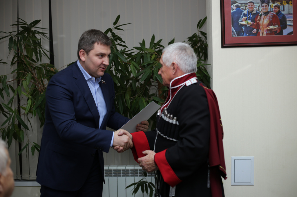 Дмитрий Ламейкин провёл встречу с активом своего избирательного округа
