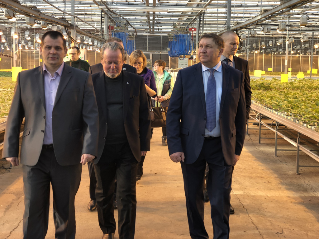 Сергей Яхнюк посетил производственную площадку агрофирмы «Роса» в городе Сосновый Бор
