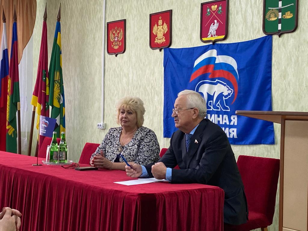 Алексей Езубов провел встречу с депутатами Совета Бейсугского сельского поселения