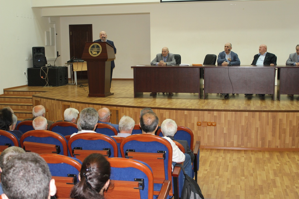 Встреча Гаджимета Сафаралиева с профессорско-преподавательским составом и студентами вуза Дагестанского госуниверситета