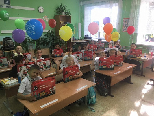 Ирина Гусева поздравила первоклассников школ Среднеахтубинского района
