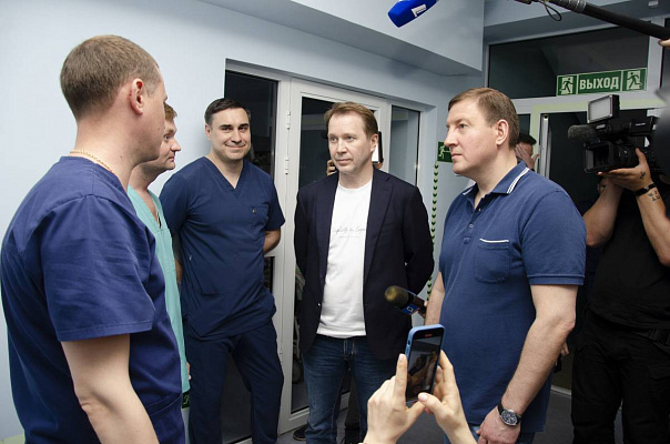Андрей Турчак: Медики-депутаты оказывают помощь Донбассу не на словах, а на деле