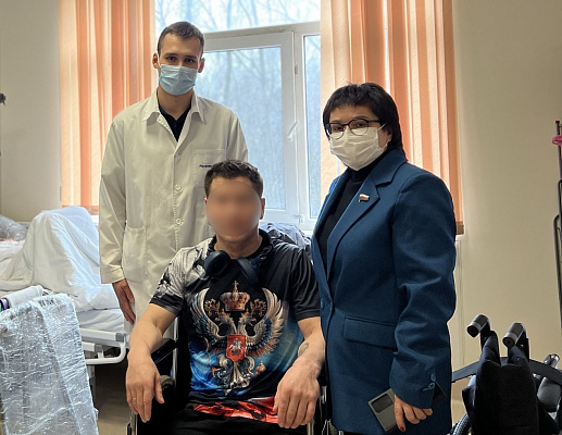 «Единая Россия» продолжает оказывать поддержку участникам СВО и их семьям