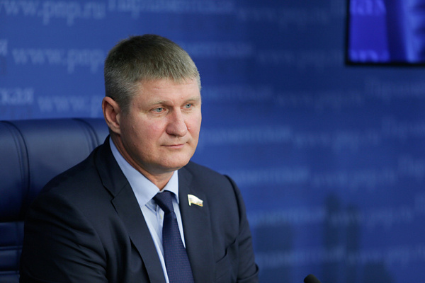 Михаил Шеремет предложил Киеву начать консультации по снятию торгово-экономической блокады с полуострова Крым