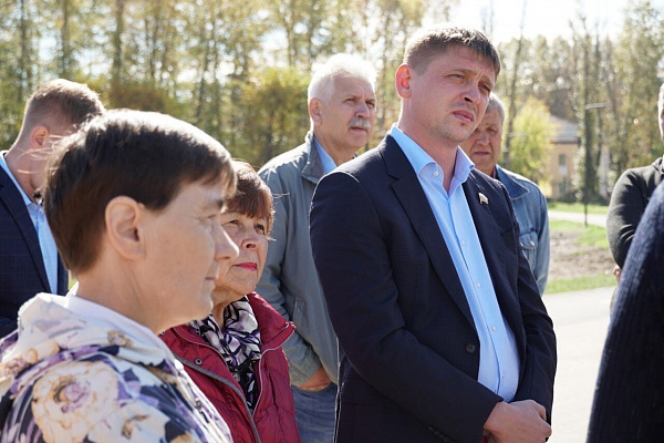 Антон Красноштанов оценил ход благоустройства парка в Иркутске