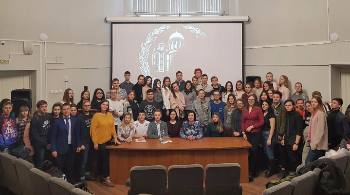 Татьяна Касаева обсудила со студентами саратовских вузов социально значимые законодательные инициативы