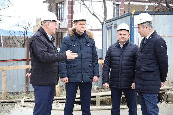 Депутаты «Единой России» контролируют ход ремонта и строительства школ по народной программе партии