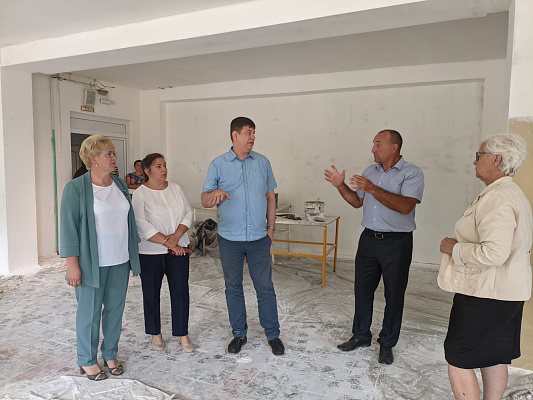 Виктор Смирнов: «Большой школьный ремонт» в селе Мыт идет полным ходом