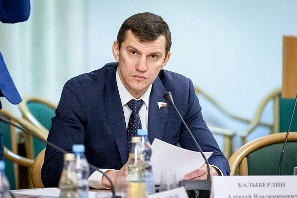 Алексей Балыбердин: На парламентских слушаниях обсудим правоприменительную практику законодательства о моногородах
