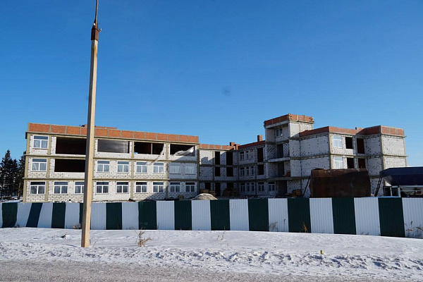 Партийный десант «Единой России» контролирует ход строительства и капитального ремонта школ в регионах
