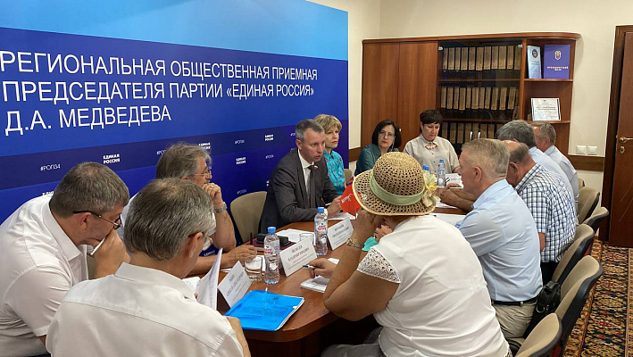 Алексей Волоцков помог организовать встречу представителей СНТ с органами исполнительной власти Волгограда 