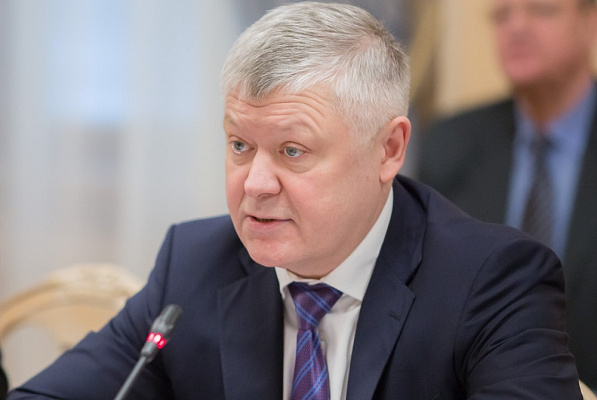 Василий Пискарев направил запрос в Роспатент о проверке информации об ущемлении прав российских фармпроизводителей