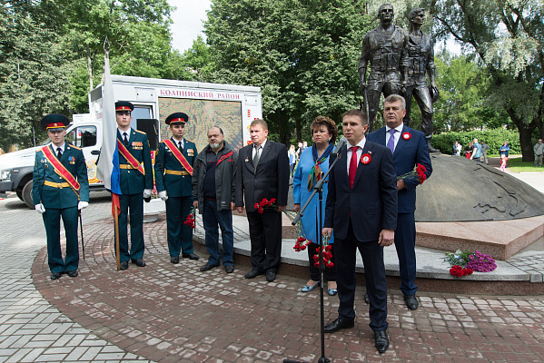В Колпино увековечили подвиги российских защитников мирного населения в локальных войнах