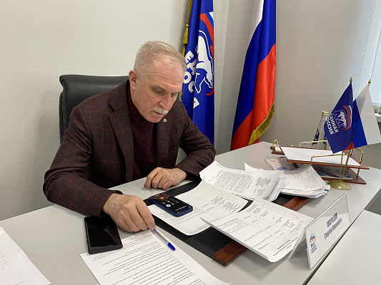 Сергей Морозов помог пенсионеру погасить долги за ЖКХ