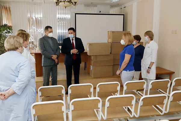 Вячелав Петров посетил Центр медицинской реабилитации Кемеровского диагностического центра
