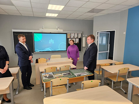 «Единая Россия» держит на контроле модернизацию образовательных учреждений Свердловской области