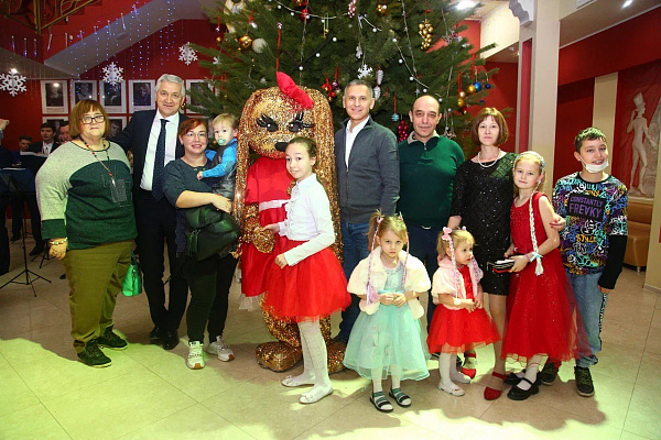 Леонид Огуль организовал несколько благотворительных новогодних акций для детей в непростой жизненной ситуации