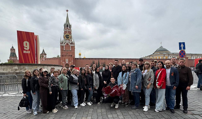 «Единая Россия» организовала экскурсию в Москву для вынужденных переселенцев из Белгородской области