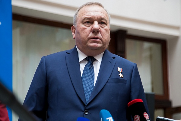 Владимир Шаманов: Возможное сокращение военного бюджета резонно обсуждать на уровне Совбеза