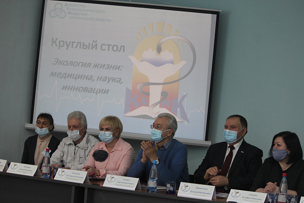 Василий Шишкоедов рассказал курганским медикам о принятых Госдумой решениях в условиях пандемии и ряде законодательных инициатив в области здравоохранения