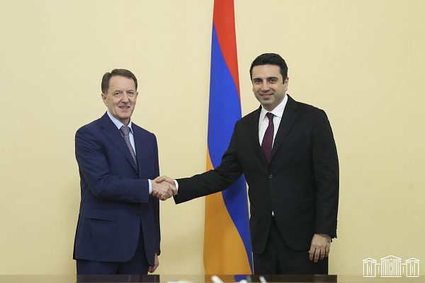 Алексей Гордеев прибыл с рабочим визитом в Республику Армения