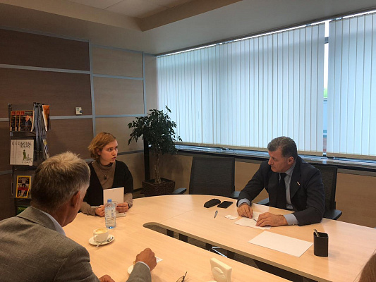 Умахан Умаханов встретил в аэропорту делегацию парламентариев Великого Герцогства Люксембург 