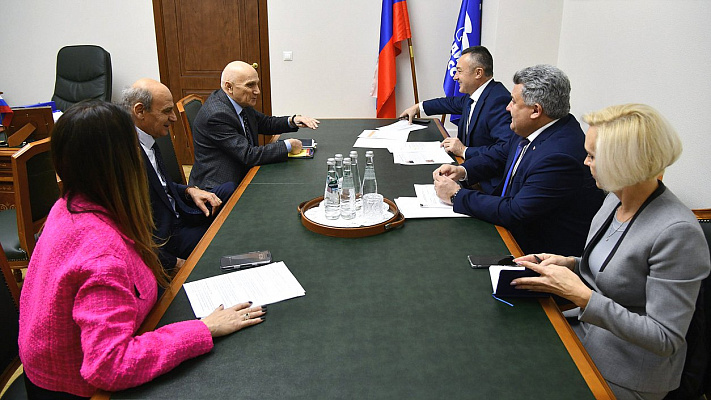 В Госдуме лидеры крупнейших профсоюзных организаций стран СНГ обсуждают унификацию трудового законодательства