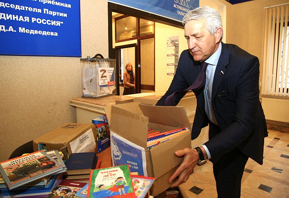 В Астраханской области собрали более 1000 изданий в рамках акции «Книги-Донбассу»