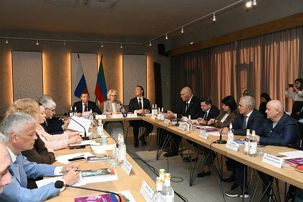 Депутаты «Единой России» выступили за совершенствование порядка аттестации гидов и экскурсоводов 