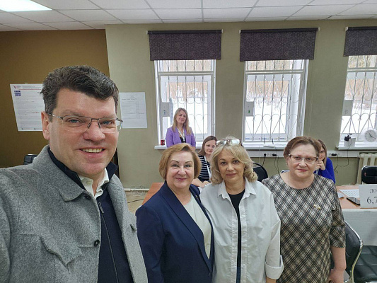 Денис Кравченко: На участковых избирательных комиссиях царит доброжелательная атмосфера